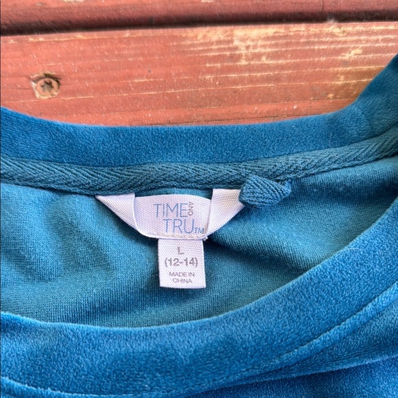 🌻FOR BUNDLES ONLY🌻 Time and Tru Blue Velvet Velour Pajama PJ Top - Picture 2 of 9